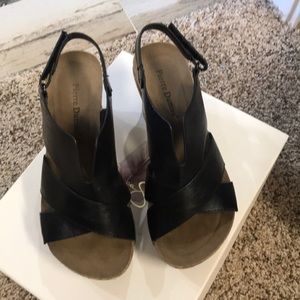 Pierre Dumas black sandals size 6 1/2